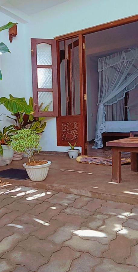 Shady Edge Hotel Unawatuna Bagian luar foto
