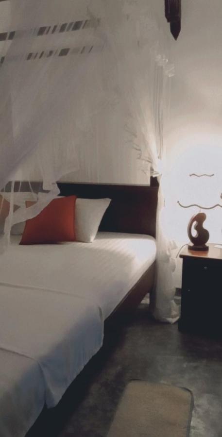 Shady Edge Hotel Unawatuna Bagian luar foto