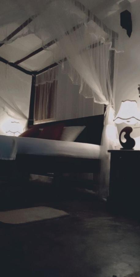 Shady Edge Hotel Unawatuna Bagian luar foto