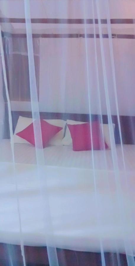 Shady Edge Hotel Unawatuna Bagian luar foto