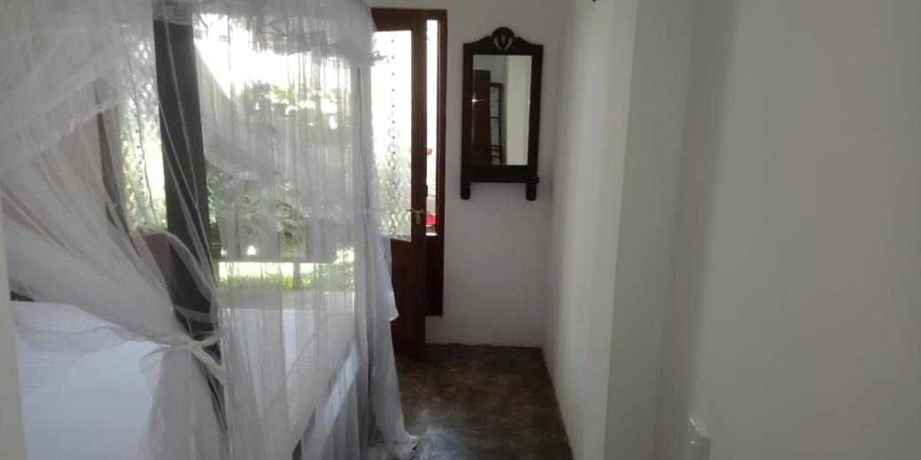 Shady Edge Hotel Unawatuna Bagian luar foto